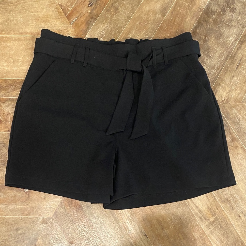 Maurices Black High Waist Stretchy Tie Waist Women's Shorts [Size: L]